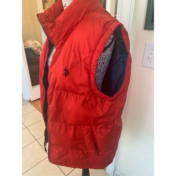 U.S. Polo Association Lightweight Red Puffer Vest - Picture 4 of 9